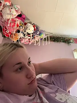 Snapshot of imawhorenslut19 chatting on April 10, 6:23 pm imawhorenslut19 online show from April 10, 6:23 pm