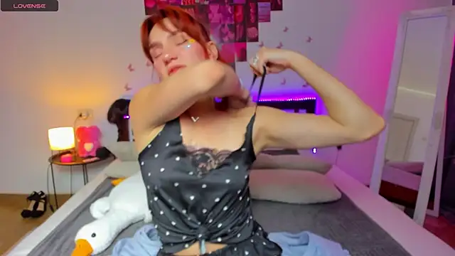 Snapshot of ArinaWinss chatting on October 1, 7:36 am ArinaWinss online show from October 1, 7:36 am