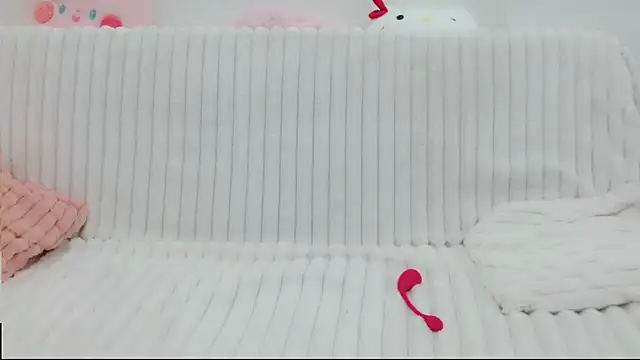 Snapshot of Emmahahaha17 chatting on November 1, 2:19 pm Emmahahaha17 online show from November 1, 2:19 pm