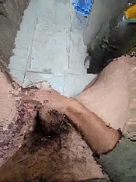 Snapshot of WelloffUpthrow chatting on December 15, 4:06 am WelloffUpthrow online show from December 15, 4:06 am