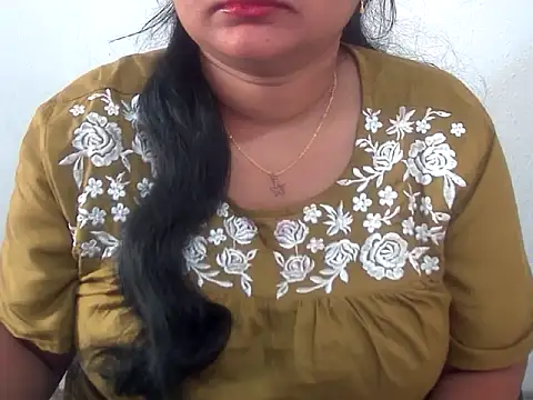 Snapshot of Saniya_K chatting on November 16, 1:33 am Saniya K online show from November 16, 1:33 am