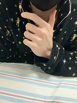 hijin11415 online show from December 14, 1:27 pm