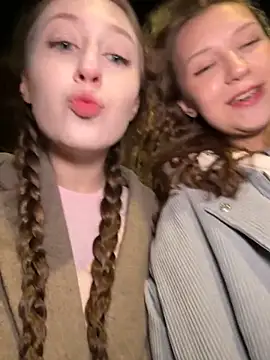 FroggyAnna online show from October 11, 5:00 pm