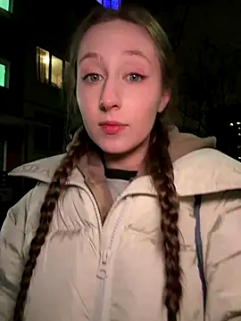 FroggyAnna online show from December 16, 7:41 pm