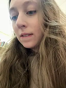 FroggyAnna online show from May 6, 3:06 pm