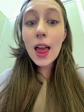 FroggyAnna online show from May 21, 4:03 pm