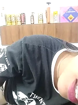 Snapshot of Sexy_vernilla chatting on November 2, 5:26 pm Sexy vernilla online show from November 2, 5:26 pm