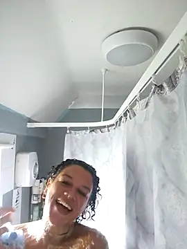 Snapshot of GoddessChantelle chatting on September 19, 9:32 am GoddessChantelle online show from September 19, 9:32 am