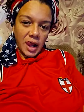 Snapshot of GoddessChantelle chatting on October 21, 10:10 pm GoddessChantelle online show from October 21, 10:10 pm