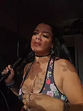 Snapshot of GoddessChantelle chatting on October 25, 12:02 pm GoddessChantelle online show from October 25, 12:02 pm