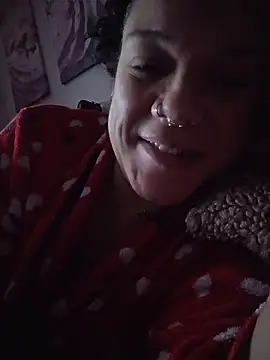 Snapshot of GoddessChantelle chatting on December 17, 12:11 pm GoddessChantelle online show from December 17, 12:11 pm