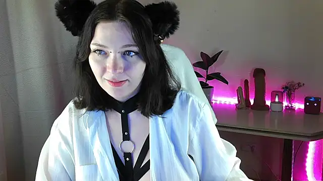 Snapshot of Liraras chatting on September 12, 10:32 pm Liraras online show from September 12, 10:32 pm