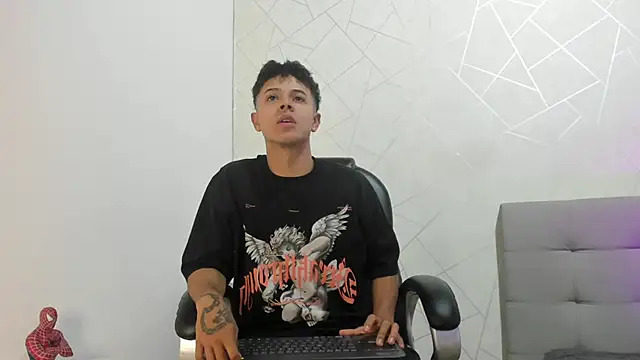 Snapshot of Alex_Colton7 chatting on November 8, 3:18 am Alex Colton7 online show from November 8, 3:18 am