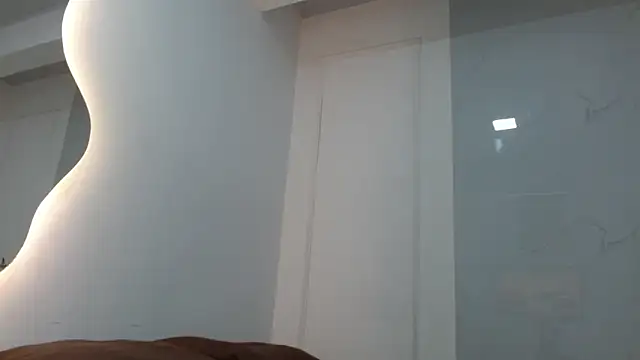 KiraaWild online show from November 12, 2:17 pm