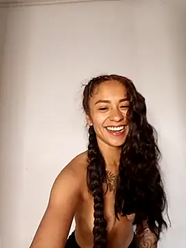 Liahdiaz  online show from November 2, 12:07 pm