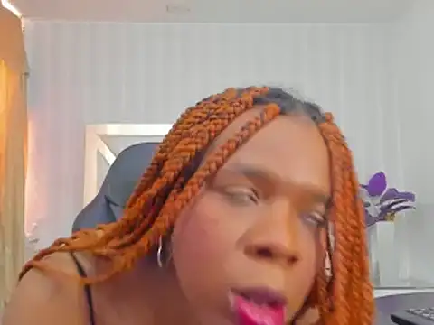 LicyEvans1 online show from October 28, 1:47 pm