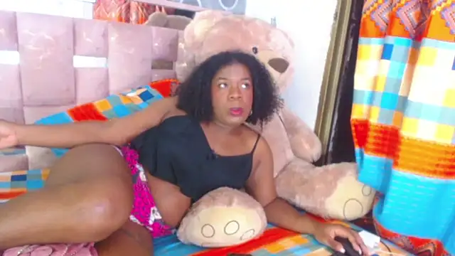 Snapshot of LicyEvans1 chatting on May 19, 2:18 am LicyEvans1 online show from May 19, 2:18 am