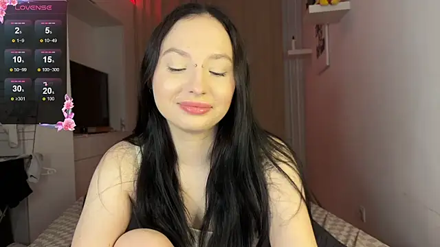 june mooon online show from November 15, 5:31 pm