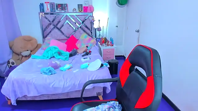 Luna Analya online show from May 1, 2:32 pm
