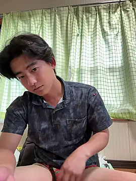 Snapshot of shoma2003 chatting on June 19, 7:23 am shoma2003 online show from June 19, 7:23 am