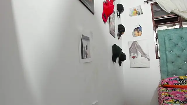 Rihanna hotx online show from February 20, 2:19 am