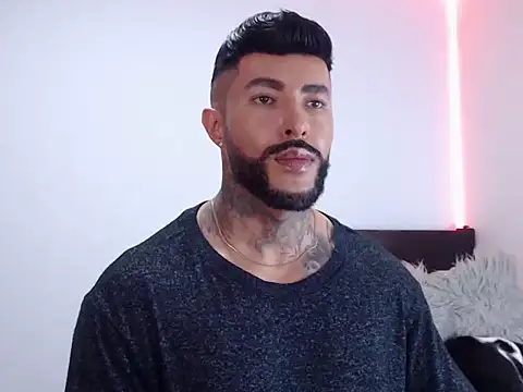 andrea de lucaa online show from October 21, 3:40 am