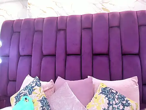 megannherrera online show from May 4, 7:32 pm