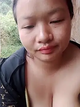 Snapshot of girl-babi chatting on September 12, 4:23 am girl-babi online show from September 12, 4:23 am