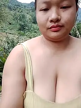 Snapshot of girl-babi chatting on September 24, 9:01 am girl-babi online show from September 24, 9:01 am