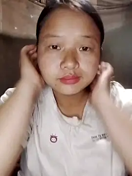 Snapshot of girl-babi chatting on October 30, 2:46 am girl-babi online show from October 30, 2:46 am