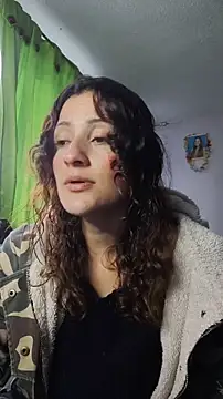 Snapshot of lindasyt chatting on October 14, 3:46 pm lindasyt online show from October 14, 3:46 pm