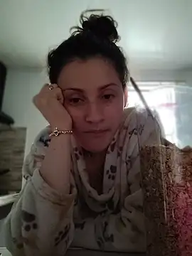 Snapshot of lindasyt chatting on June 21, 3:14 pm lindasyt online show from June 21, 3:14 pm