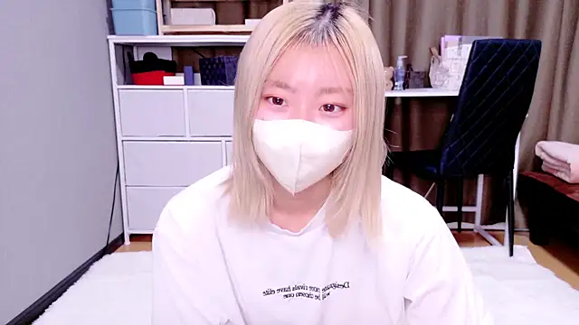 Snapshot of Nana__ch chatting on December 3, 5:48 am Nana ch online show from December 3, 5:48 am