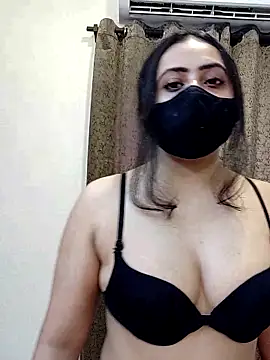 Snapshot of sexy_aaliya_hamidi chatting on September 26, 7:45 am sexy aaliya hamidi online show from September 26, 7:45 am