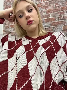 Snapshot of CaitlinSugar chatting on November 3, 4:36 am CaitlinSugar online show from November 3, 4:36 am