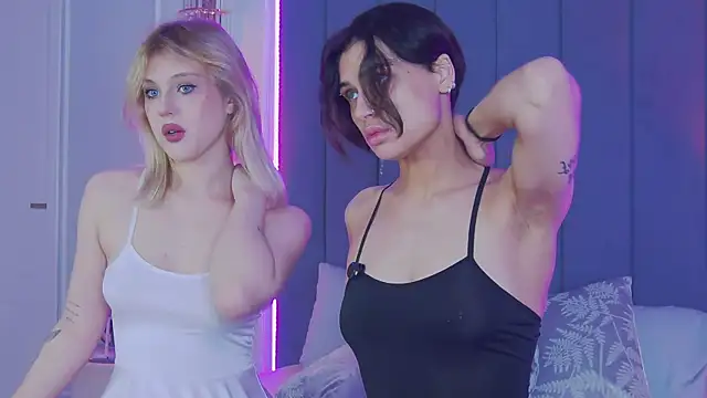 Snapshot of CaitlinSugar chatting on November 15, 4:32 am CaitlinSugar online show from November 15, 4:32 am