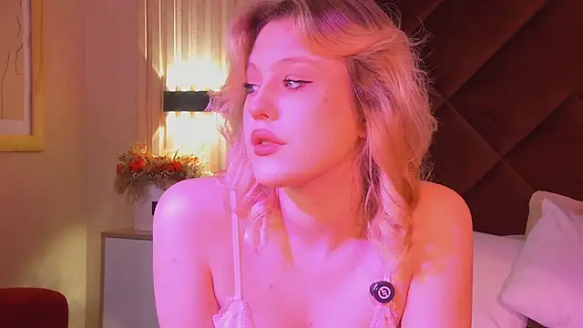 Snapshot of CaitlinSugar chatting on November 20, 4:56 am CaitlinSugar online show from November 20, 4:56 am