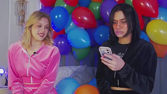 Snapshot of CaitlinSugar chatting on November 22, 5:06 am CaitlinSugar online show from November 22, 5:06 am