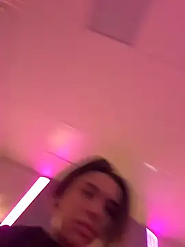 Snapshot of VioletAsh chatting on January 6, 4:16 am VioletAsh online show from January 6, 4:16 am