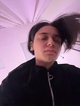 Snapshot of VioletAsh chatting on January 18, 4:16 am VioletAsh online show from January 18, 4:16 am