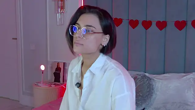 Snapshot of VioletAsh chatting on February 23, 4:43 am VioletAsh online show from February 23, 4:43 am