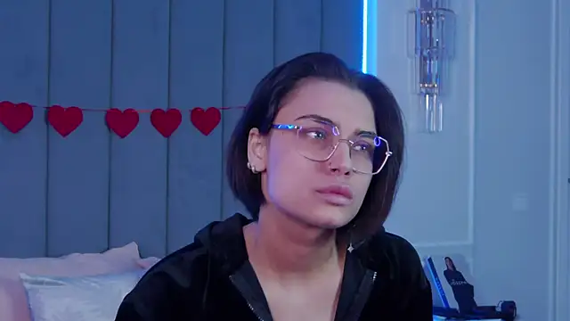 Snapshot of VioletAsh chatting on February 28, 5:08 am VioletAsh online show from February 28, 5:08 am