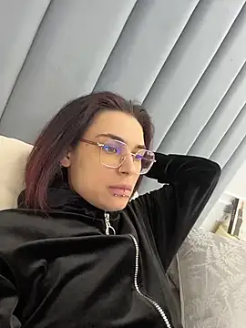 VioletAsh online show from May 4, 4:52 am