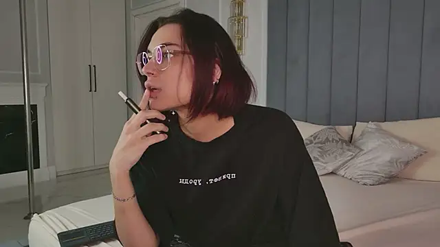 VioletAsh online show from May 9, 4:28 am