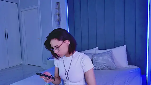 VioletAsh online show from June 16, 4:26 am