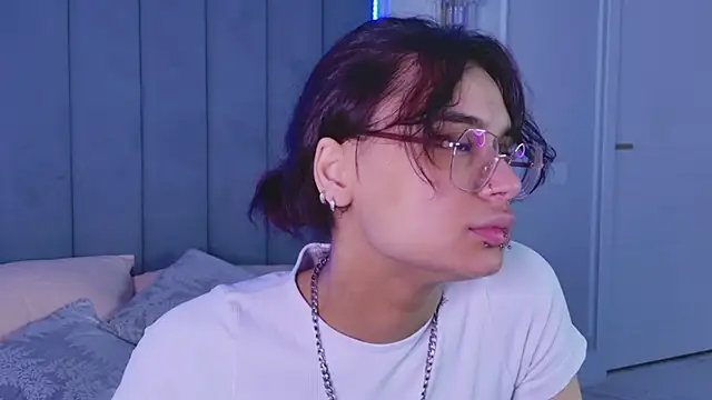 VioletAsh online show from June 23, 4:32 am