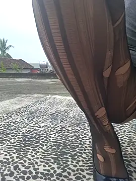 Snapshot of hello_mie chatting on December 16, 2:16 am hello mie online show from December 16, 2:16 am