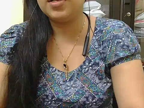 Snapshot of fairy_queen07 chatting on November 24, 5:01 pm fairy queen07 online show from November 24, 5:01 pm