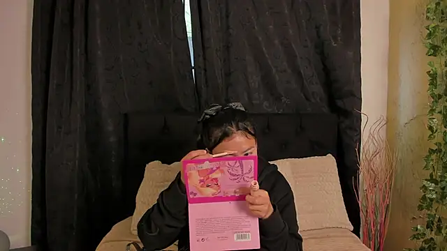 Snapshot of Tiffany_Nm chatting on November 17, 12:55 pm Tiffany Nm online show from November 17, 12:55 pm