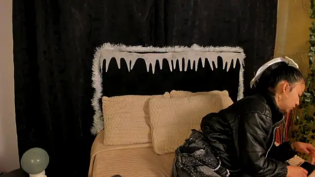 Snapshot of Tiffany_Nm chatting on December 4, 1:20 pm Tiffany Nm online show from December 4, 1:20 pm